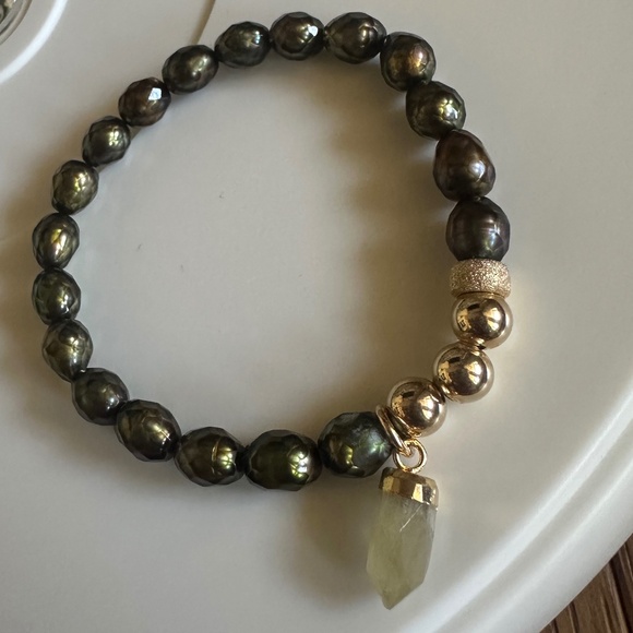 Natural Pearl Stretch Bracelet w/ 14K Gold filled Spacers and Quartz Charm - Picture 3 of 9